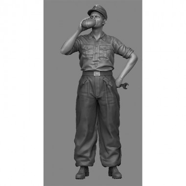 1/35 German Tank Mechanic 2